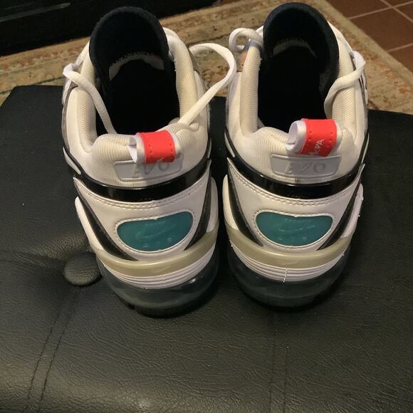 Nike Air VaporMax EVO White, Navy Blue, Grey Sneakers, Women's 9 - Picture 3 of 5